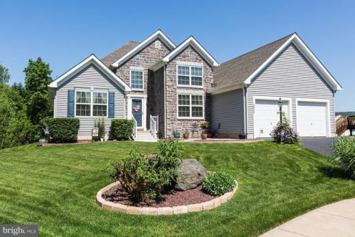 3803 Stonefield Cir, York, PA 17402-7669