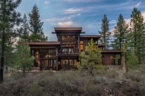 9625 Dunsmuir Way, Truckee, CA 96161-4268