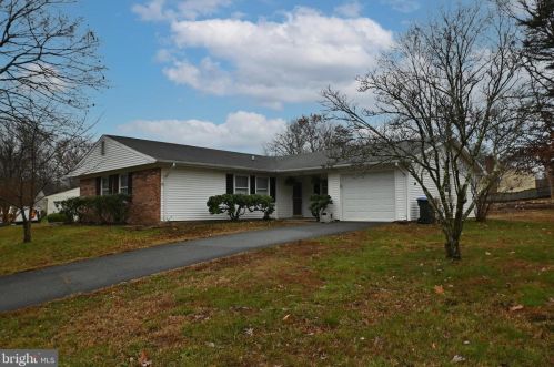 6931 Spelman Dr, Springfield VA  22153-1230 exterior