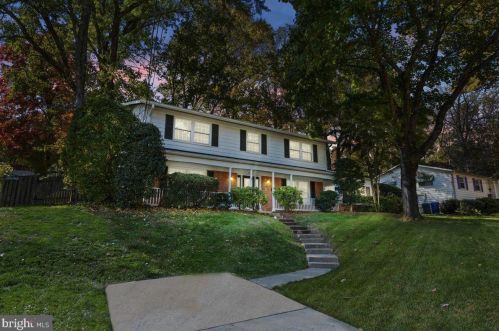 5112 Southampton Dr, Annandale, VA 22003-4335