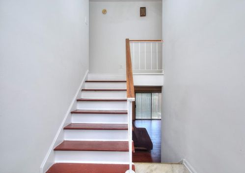 2570 Bradford Sq, Atlanta GA  30345-1366 exterior