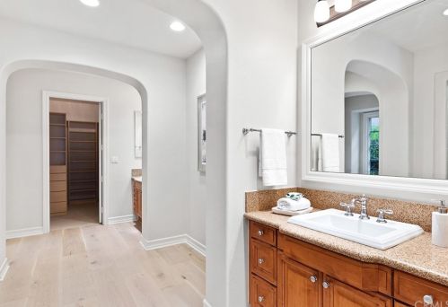30 Blue Smt, Irvine CA  92603-0168 exterior