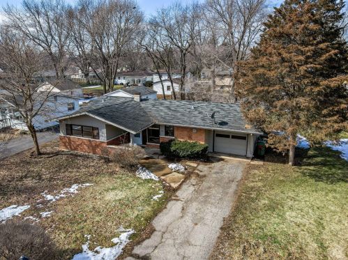 300 2nd Ct, Bull Valley, IL 60014-6030