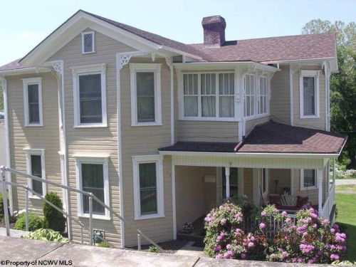 455 Walnut St, Haymond WV  26354-1748 exterior