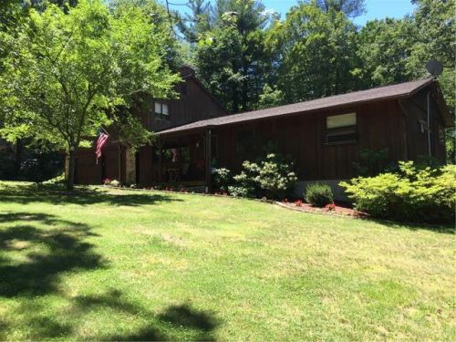 707 Elm St, Upper Stepney, CT 06468-1802