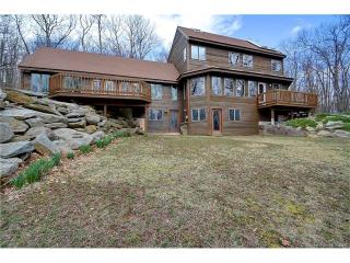 585 Goodale Hill Rd, Glastonbury, CT 06033-4022
