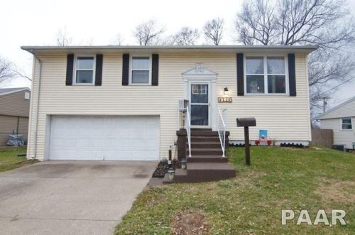 1711 Heisel Ave, Pekin, IL 61554-1920