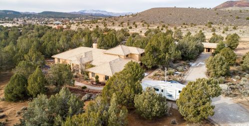 1821 Dammeron Vly, Saint George UT 84783-5156 exterior