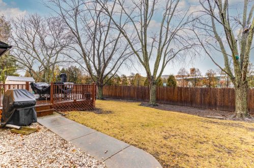 1020 Summit Dr, Bannockburn IL  60015-1823 exterior