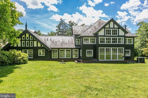 19 Greenhouse Dr, Princeton NJ  08540-4801 exterior