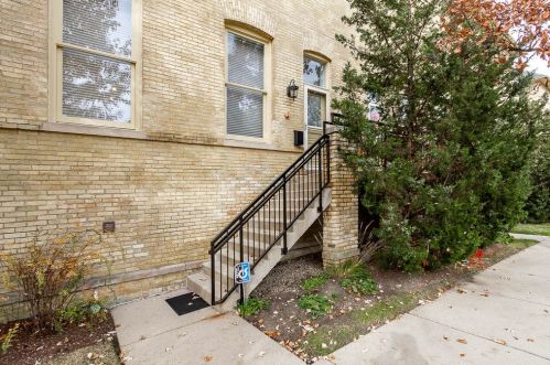 271 Whistler Rd, Highland Park, IL 60035-5947