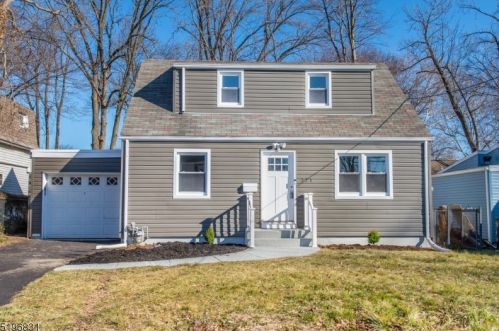 321 Hunter Ave, Scotch Plains, NJ 07076-1138