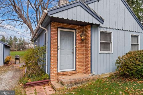 711 Bean Hill Rd, Lancaster, PA 17603-9528