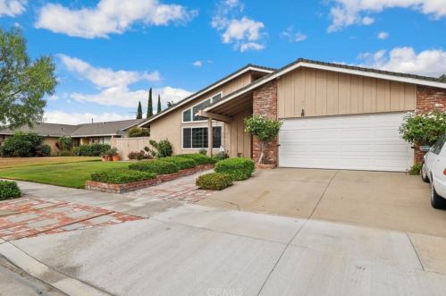 16427 Mount Ararat Cir, Santa Ana, CA 92708-2136