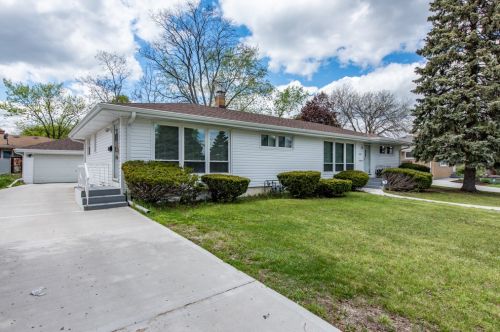 2540 Dunlay Ct, Waukegan, IL 60085-4540
