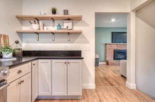 4900 Larkspur Ln, Minneapolis MN  55435-4028 exterior
