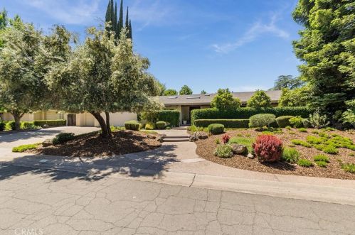 30 Fairway Dr, Chico, CA 95928-7407