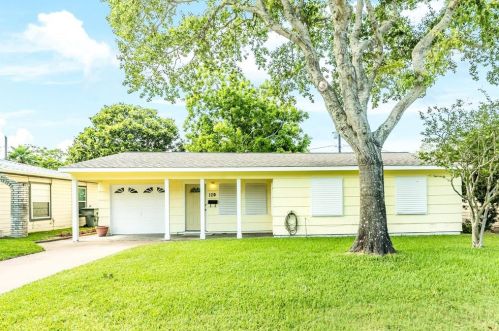 120 Bonita Ave, Galveston, TX 77550-3106
