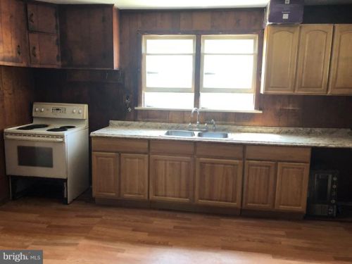 2391 Memorial Ave, Port Norris, NJ 08349-3152