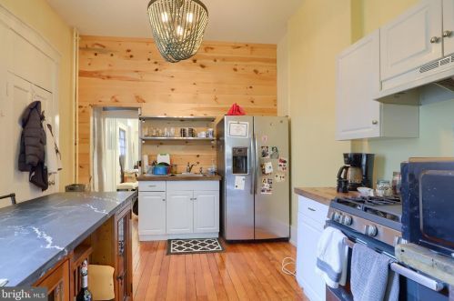 433 Walnut St, Lancaster PA  17603-3362 exterior