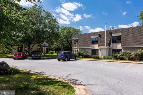 85 Valleybrook Dr, Lancaster PA  17601-4612 exterior