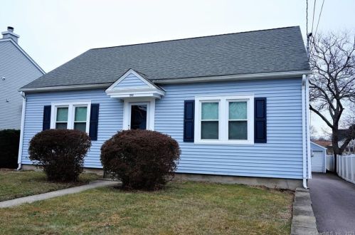 196 Mitchell St, Groton, CT 06340-4045