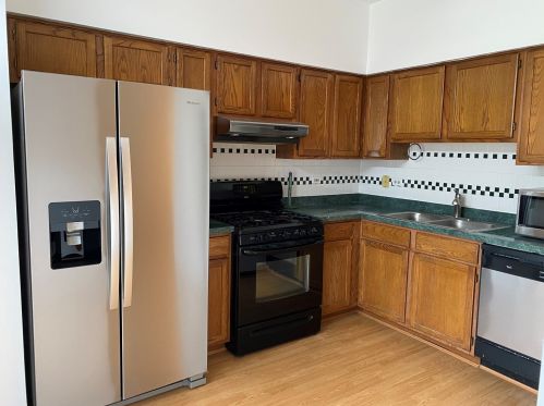 1251 Whispering Hills Dr, Naperville IL  60540-0903 exterior