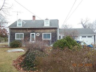 39 Sunset Dr, Charlestown, RI 02813-1013