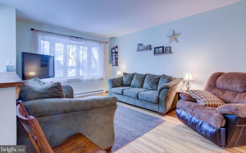 765 Dustin Dr, Lancaster PA  17601-1267 exterior