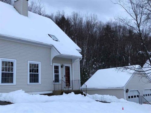 22 Apple Tree Dr, Goffstown, NH 03045-2110