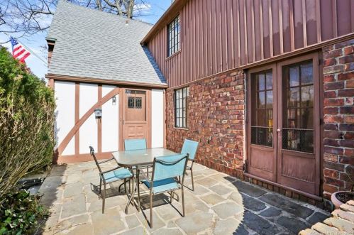 17 Merrill Rd, Norwalk, CT 06851-3905