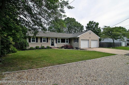 1208 Holly Pl, Lacey, NJ 08731-4427