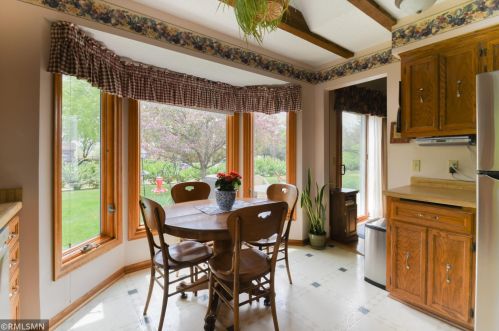 4393 Bear Path Trl, Saint Paul MN  55122-2218 exterior