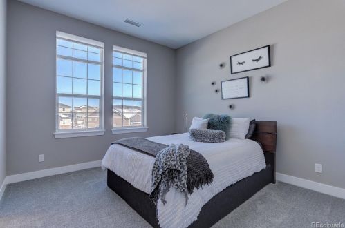 27661 Lakeview Dr, Aurora CO 80016 exterior