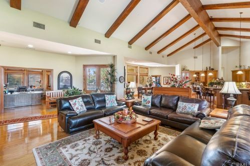 1559 Heather Ln, Riverside CA exterior