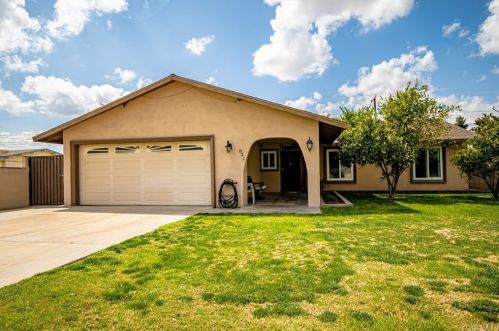 821 2nd St, Colton, CA 92324-2121
