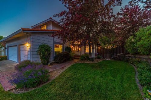 405 Buena Tierra Ct, Windsor, CA 95492-8315