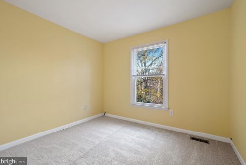 9048 Saffron Ln, Silver Spring MD 20901-4272 exterior