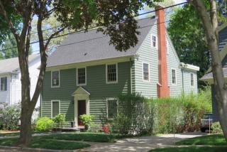 19 Holly St, Providence, RI 02906-3501