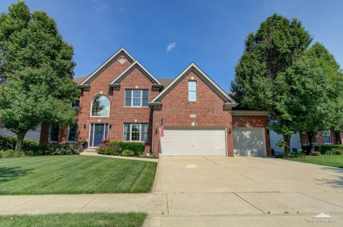 318 White Pines Ln, Oswego, IL 60543-8149