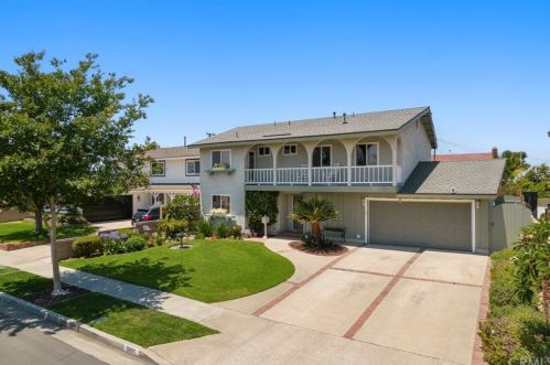 5891 Shirl St, Cypress, CA 90630-3326