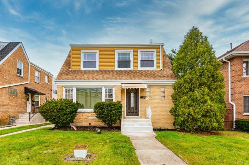 7542 Cleveland St, Niles, IL 60714-2954