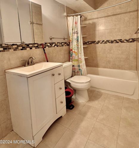 56 Garden View Ter, East Windsor NJ  08520-4665 exterior