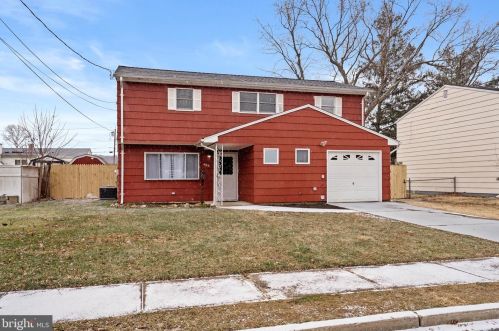 489 Daniels Ave, Trenton, NJ 08619-1515