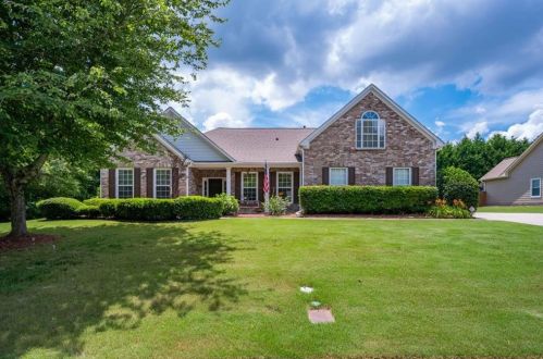 3467 Seneca Farm Dr, Buford, GA 30519-8400