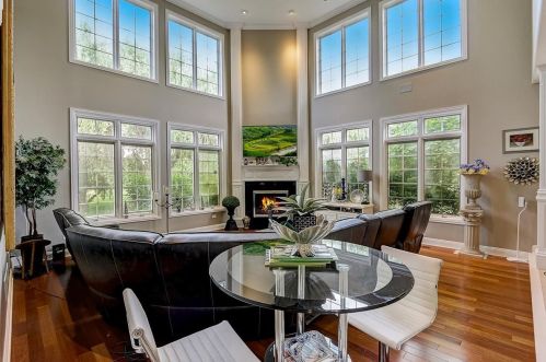 6919 Fieldstone Dr, Willowbrook IL  60527-5295 exterior