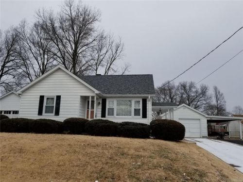 302 Padin St, Troy, IL 62294-1907