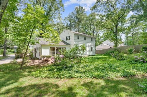 170 Mayflower Ln, Meriden, CT 06450-3525