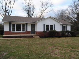 1911 Lincoln St, Tullahoma TN  37388-2782 exterior