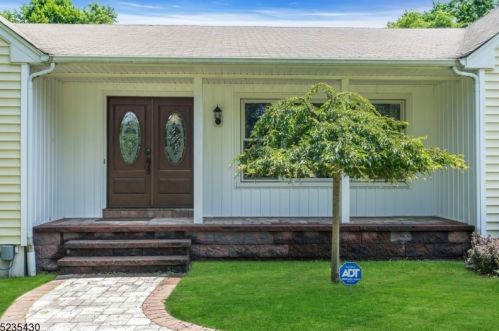 4 Blazier Rd, Warren, NJ 07059-6909